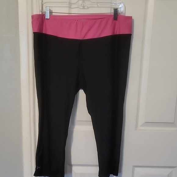 Under Armour Pink and Black Athletic Capri Leggings - Picture 1 of 9